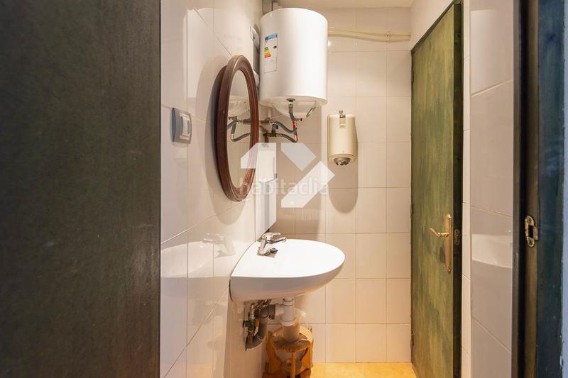 Foto 2ff103e5-1db9-4079-bfc9-d97191134f89. Local comercial en Raval Barcelona