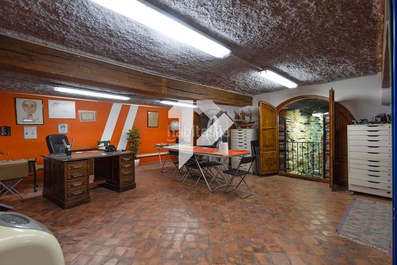 Foto 80a1b6c1-2ae6-47f9-938c-5630ac991ad1. Local comercial a Raval Barcelona