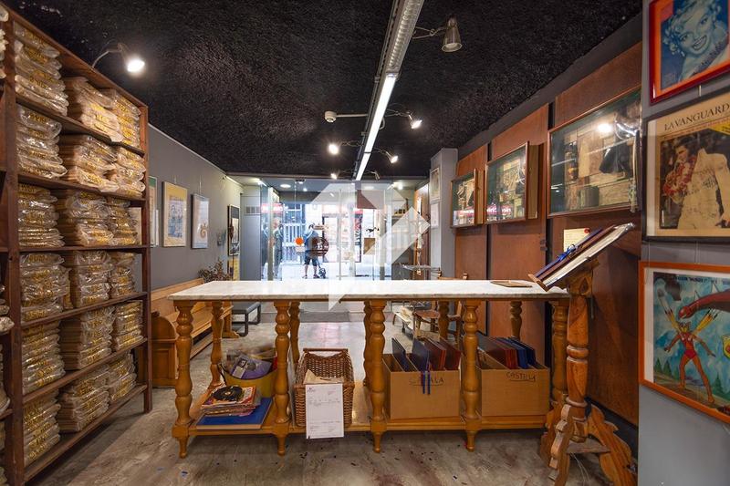 Foto 8d124535-ad52-458a-94f0-b925501d0cde. Local comercial en Raval Barcelona
