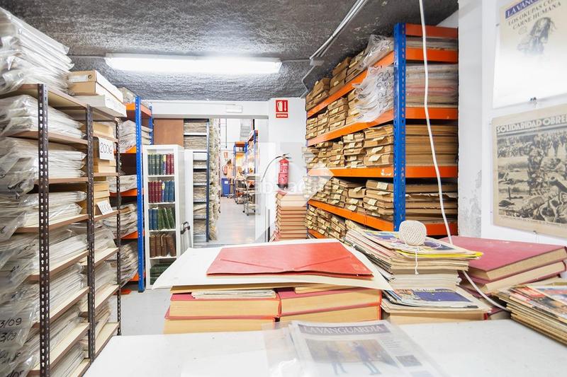 Foto b38eaec8-575c-46ab-9ed0-be24fb2d7eca. Local comercial en Raval Barcelona