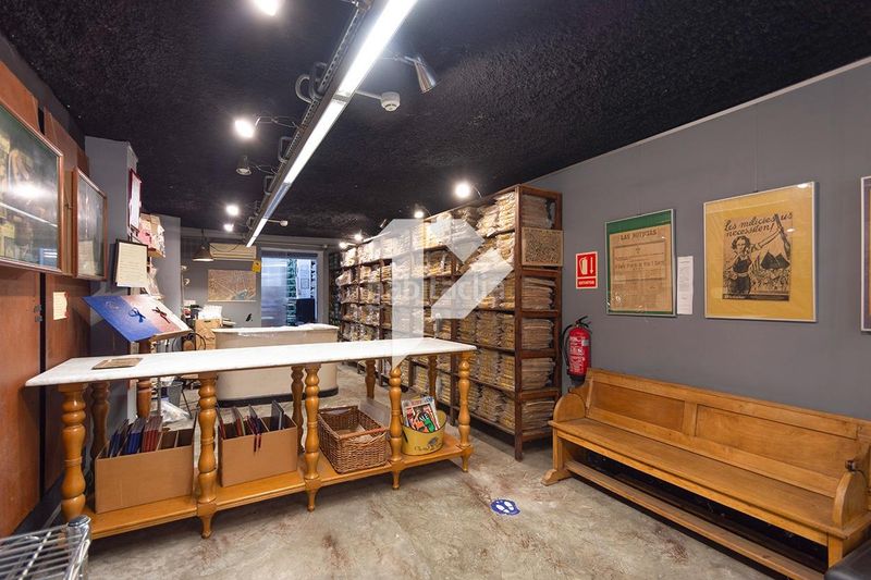 Foto d37425bd-e425-4e4f-86a6-b2bce7277632. Local comercial a Raval Barcelona