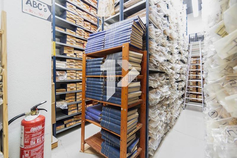 Foto f4c43a0d-b2e6-4e8a-ab60-1045b73a3b1d. Local comercial en Raval Barcelona