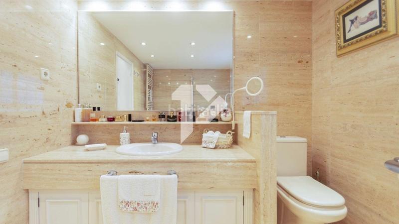 Foto 531f1e21-0d0e-4bf7-a793-895960e7cf03. Casa amb calefacció aparcament piscina a Valldoreix Sant Cugat del Vallès