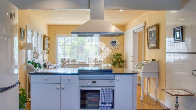 Foto 5a405da9-dbf5-4c43-a7db-2a93e13a0e45. Casa amb calefacció aparcament piscina a Valldoreix Sant Cugat del Vallès