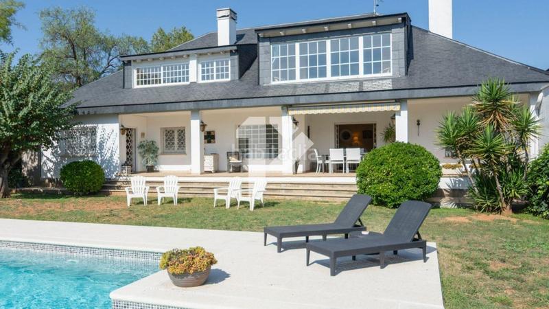 Foto fc7f7d2a-a175-4220-ad09-5e2116d9aafe. Casa amb calefacció aparcament piscina a Valldoreix Sant Cugat del Vallès