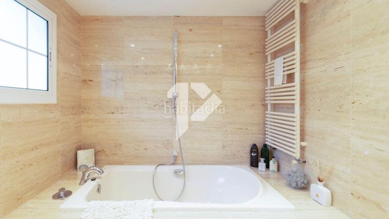 Foto b64065b1-92a0-497d-b7ba-df43bfe19bab. Haus mit heizung parking pool in Valldoreix Sant Cugat del Vallès