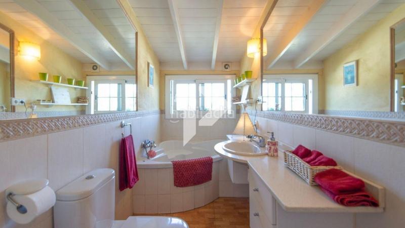 Foto 0ed7254e-0b79-4a0f-896b-c25a7a2cecd2. House with heating parking pool in Valldoreix Sant Cugat del Vallès