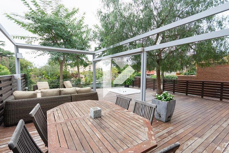 Foto c2b65e10-e651-4e43-bc9d-5e2ea1c86da3. Chalet mit heizung parking in Sant Gervasi - Bonanova Barcelona