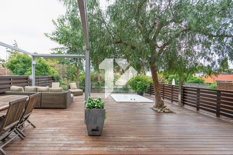 Foto 3d051103-8950-4cd9-b2cd-fedb140f8c7e. Chalet with heating parking in Sant Gervasi - Bonanova Barcelona