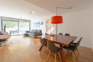 Appartement  Carrer cesare cantu. Totalmente exterior  terraza 50m  3 habitaciones  2 baños  plaza