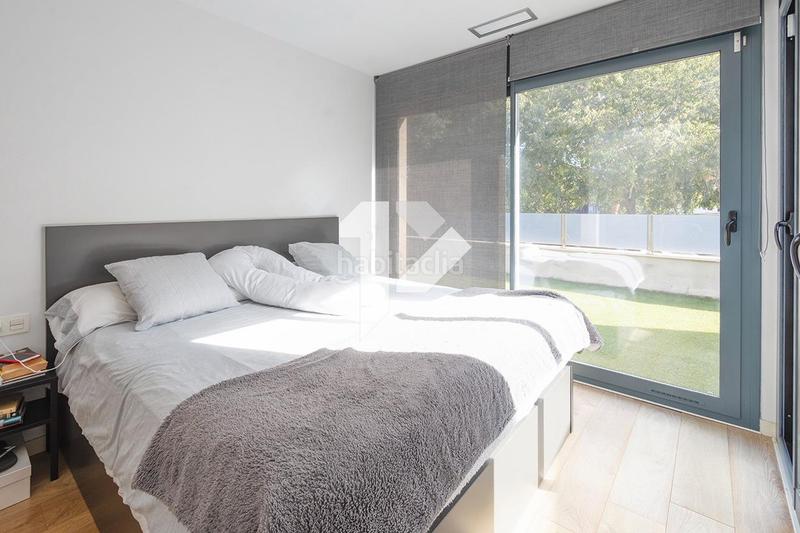 Foto 4dcc179b-8d8a-4246-92ff-e7f3853ac9cd. Apartamento totalmente exterior terraza 50m 3 habitaciones 2 baños plaza de garaje en la finca orientación suroeste trastero piscina c en Barcelona