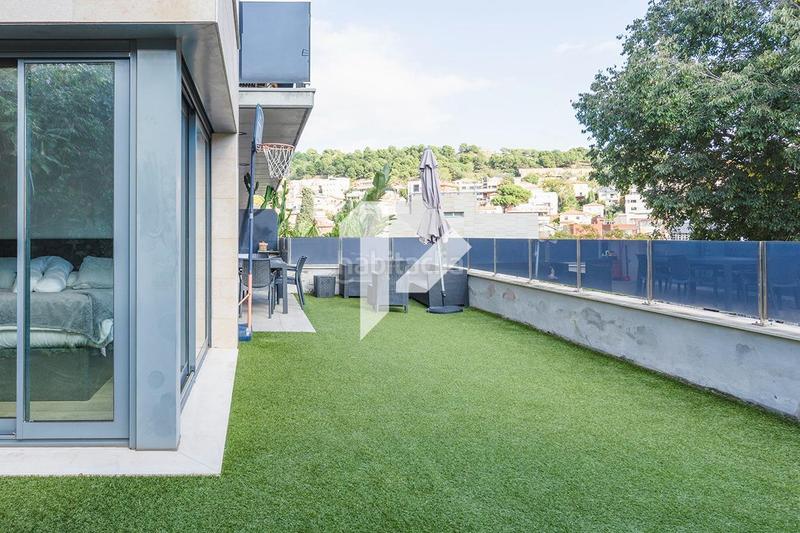 Foto 51cb98b4-a49f-45b7-aa9d-50ce2eabfa75. Apartamento totalmente exterior terraza 50m 3 habitaciones 2 baños plaza de garaje en la finca orientación suroeste trastero piscina c en Barcelona