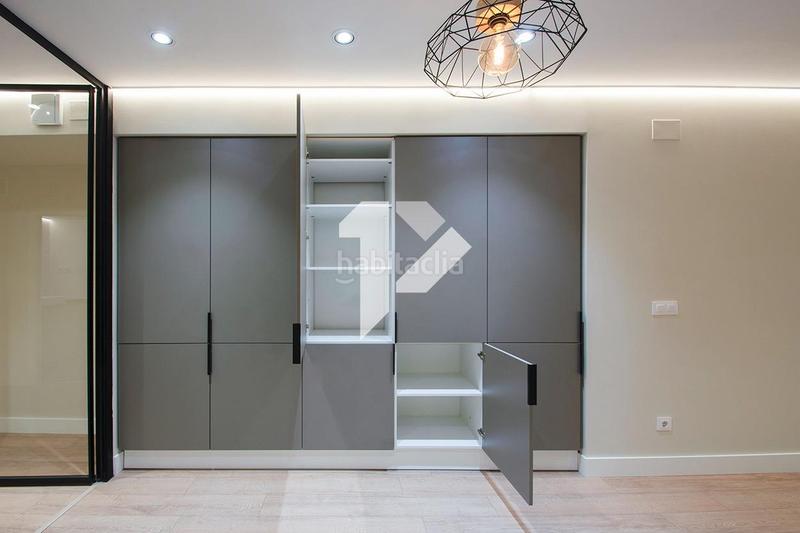 Foto 81513802-bfc4-43a2-94bb-eb5939090fb3. Local commercial dans Putget - Farró Barcelona