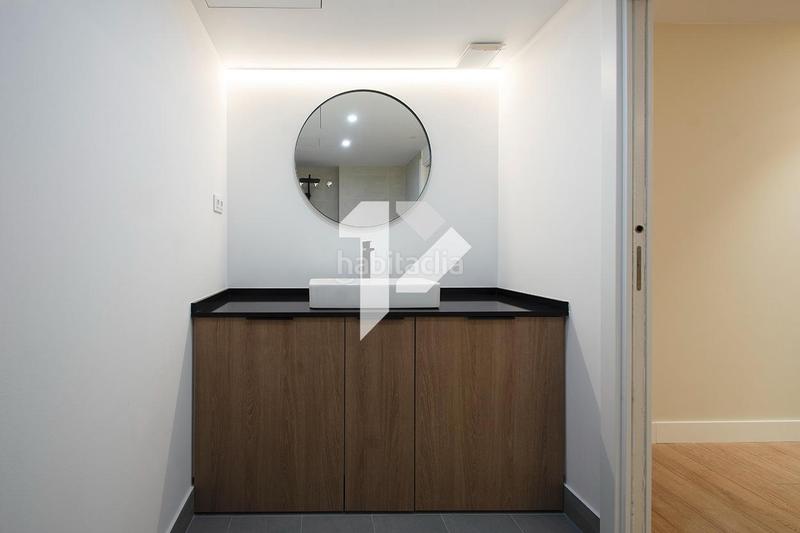 Foto 999db702-abe9-4520-a234-cd939de1fb9f. Local commercial dans Putget - Farró Barcelona