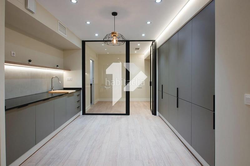 Foto 9c846329-089d-4e00-ba40-13cc4d919f9a. Local commercial dans Putget - Farró Barcelona