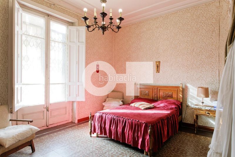 Foto 4ae96492-8021-4246-bd52-e647e1740d95. Apartament amb aparcament a Raval Barcelona