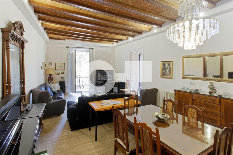 Foto 500ce360-bc0e-40c2-99e8-64d1b7855f97. Apartament amb aparcament a Raval Barcelona