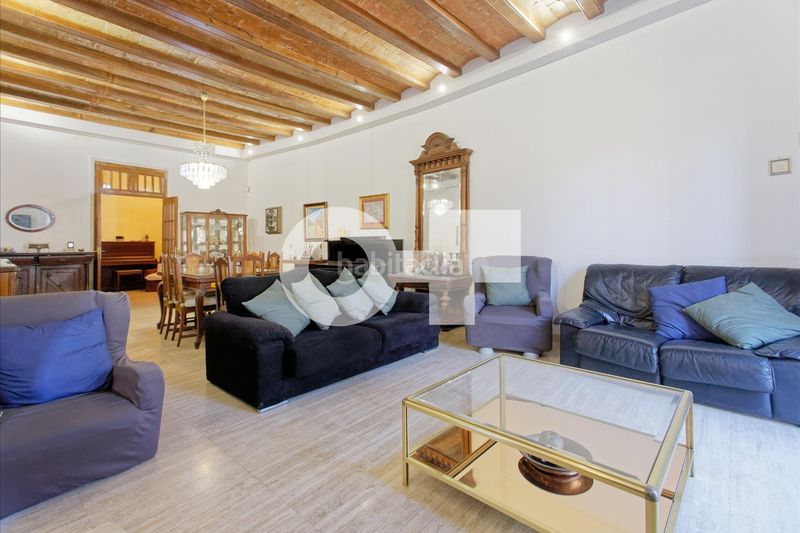Foto 531203d9-b976-41d6-a0ff-3906a81d1600. Apartament amb aparcament a Raval Barcelona