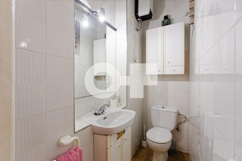 Foto b5606cc2-8179-4f6c-a496-7e3fdb50809c. Apartament amb aparcament a Raval Barcelona