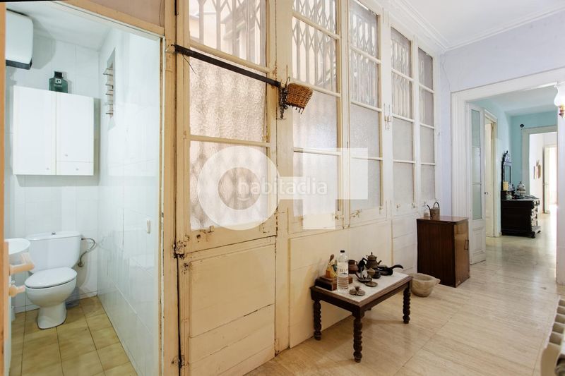 Foto be4e6c04-5ec4-4704-9a80-11a49b9b563b. Apartament amb aparcament a Raval Barcelona