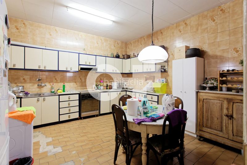 Foto dd8e0476-e796-46f2-ad75-c1acba759aa2. Apartament amb aparcament a Raval Barcelona