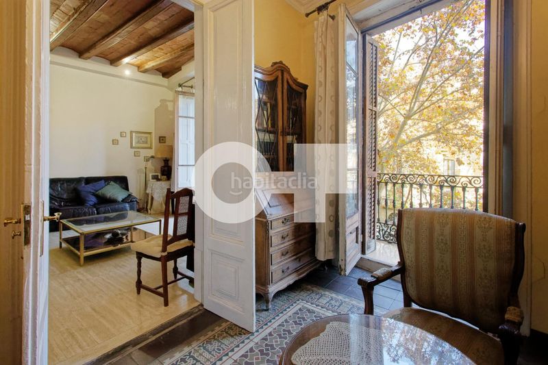 Foto e877f7cd-1f49-4919-b9c5-acd61444aeac. Apartament amb aparcament a Raval Barcelona