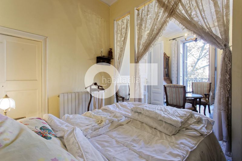 Foto f395b5d2-e031-487e-8af6-0d4fab499fff. Apartament amb aparcament a Raval Barcelona