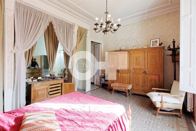 Foto f621f38a-0e13-4a90-ae5b-760374724162. Apartament amb aparcament a Raval Barcelona