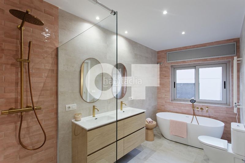 Foto 0057e75a-4765-4364-a363-b02528ebe71c. Casa pareada en Creu Alta Sabadell