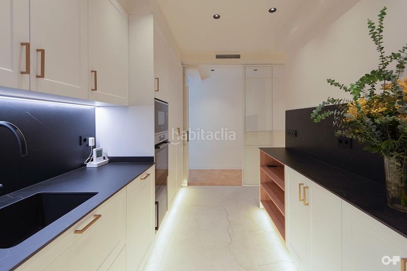 Foto b45a8f85-6eae-4235-be92-1462a7375170. Pis a L´Antiga Esquerra de l´Eixample Barcelona