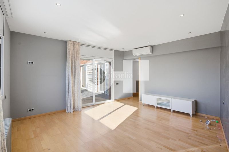 Foto d9fed446-a252-4dbe-9d3b-75a6f8cedb87. Xalet amb calefacció aparcament piscina a Teià