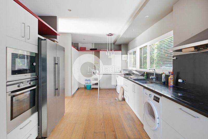 Foto e2f3413f-a47b-4f05-b3bf-641f145419a6. Xalet amb calefacció aparcament piscina a Teià