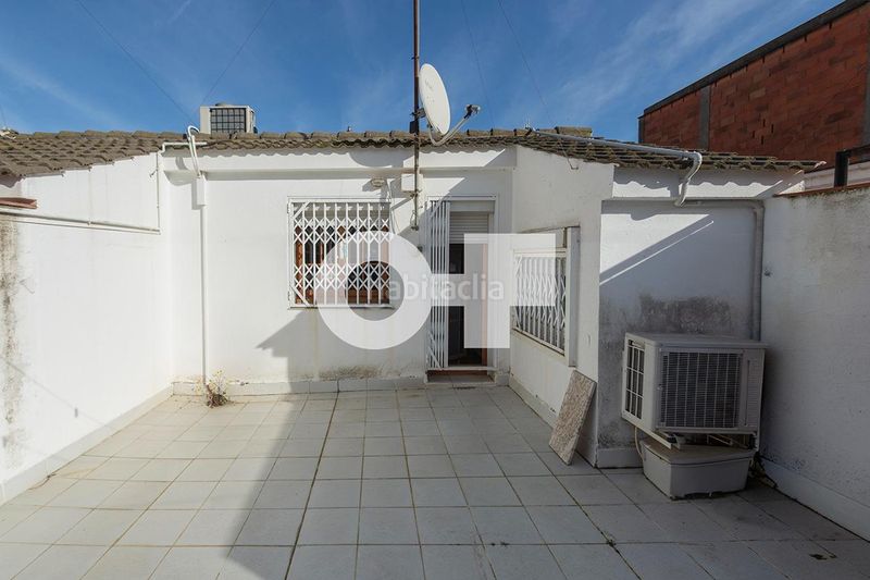 Foto 00aee0a2-ccc7-4aff-adce-1691f2477d9a. Casa adossada amb calefacció aparcament piscina a Castelldefels