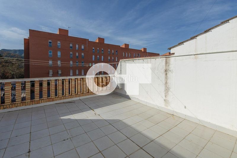 Foto e77fec6d-b533-4d7f-94e2-278eb79e17a8. Casa adossada amb calefacció aparcament piscina a Castelldefels