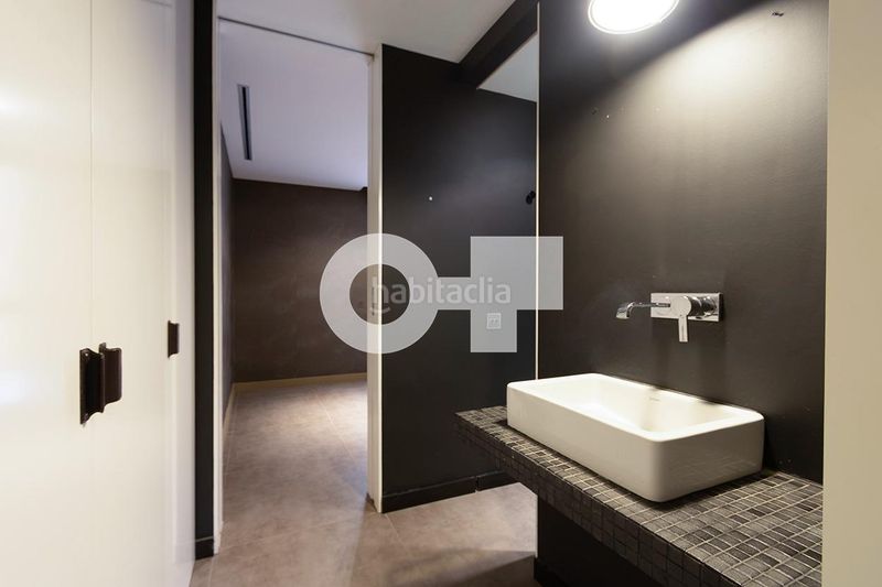 Foto 364229e1-262f-4889-973d-3e13bd003839. Casa adossada amb calefacció aparcament piscina a Esplugues de Llobregat