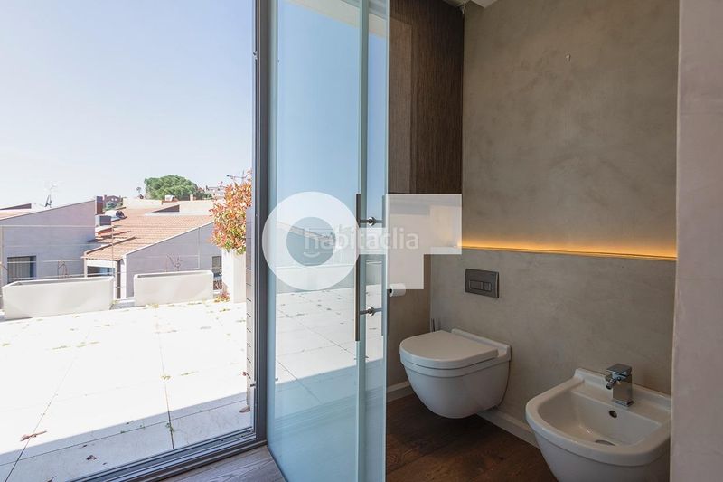 Foto cc3aae57-44ea-4463-9be3-64eef4e8844d. Casa adossada amb calefacció aparcament piscina a Esplugues de Llobregat