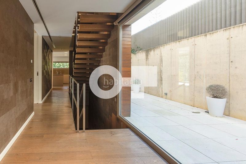 Foto fe281f67-71cb-4886-b163-4246bfcb8d4f. Casa adossada amb calefacció aparcament piscina a Esplugues de Llobregat