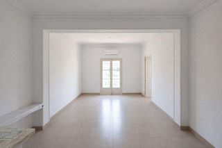 Pis  Carrer carrer balmes. Actualmente alquilado  totalmente exterior  inversi�n con rentab