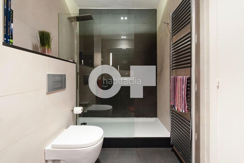 Foto 08c0e9f6-2b9c-4db9-b0c1-63d2a622c202. Casa adossada amb aparcament a Centre Sant Just Desvern