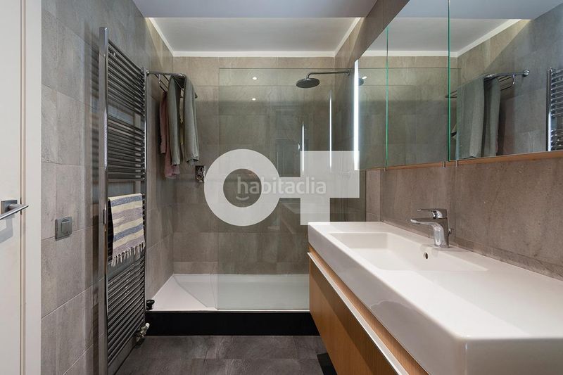 Foto 0d2656db-79a9-4851-8a70-126947187983. Casa adossada amb aparcament a Centre Sant Just Desvern