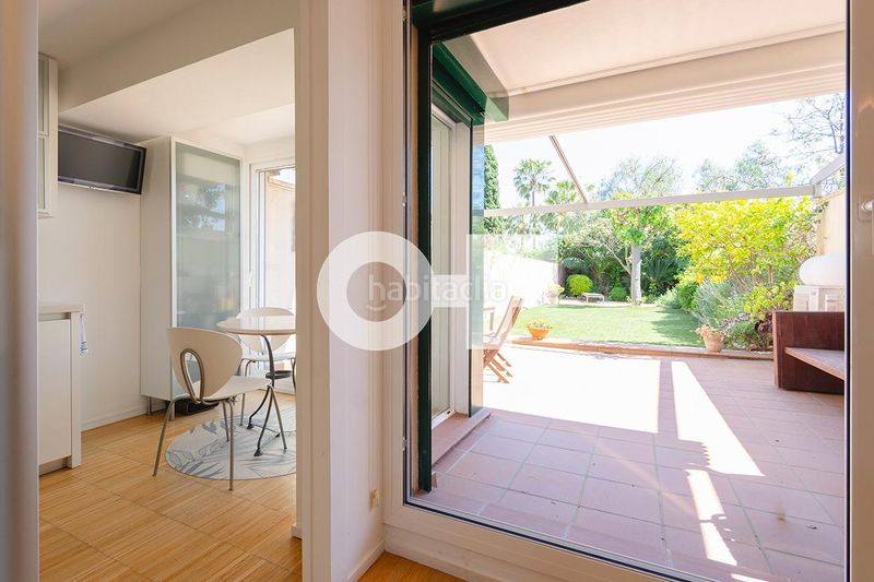 Foto 5ff989e0-7b25-4707-b423-f650328393c5. Casa adossada amb aparcament a Centre Sant Just Desvern