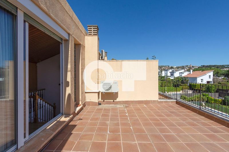 Foto 7a302c3f-2c23-4c31-8411-2c7b0a4ccdfa. Casa adossada amb aparcament a Centre Sant Just Desvern