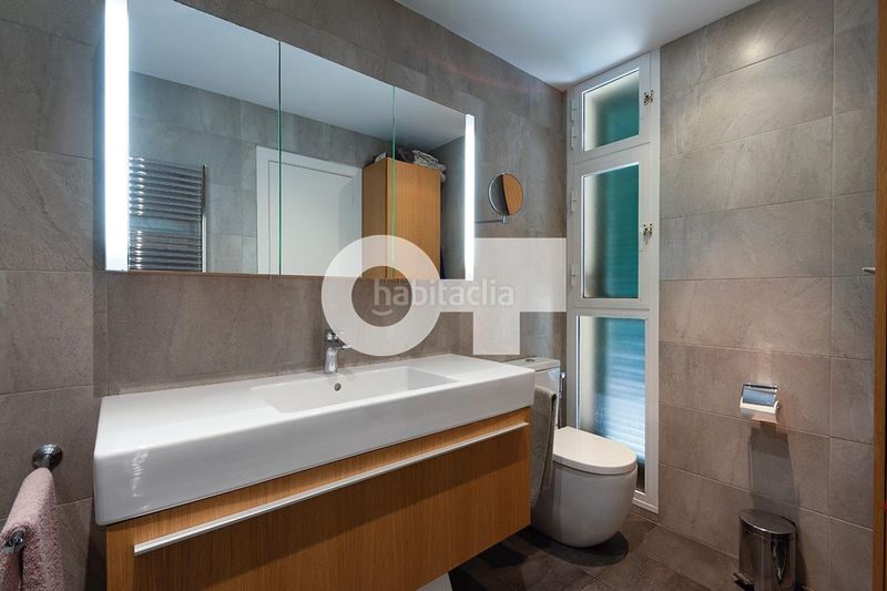 Foto 83628876-0363-4305-9802-543b9f121389. Casa adossada amb aparcament a Centre Sant Just Desvern