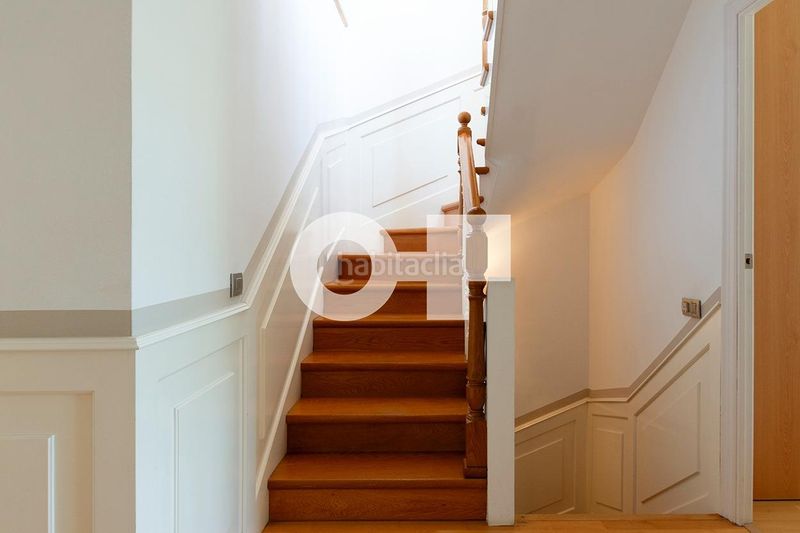 Foto a65ec164-9766-418d-8515-52d545d9db5d. Casa adossada amb aparcament a Centre Sant Just Desvern