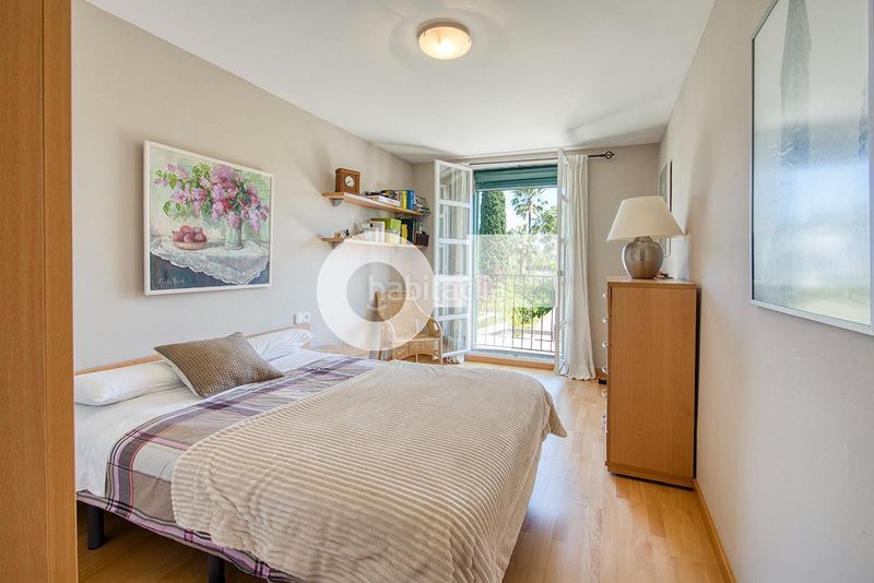 Foto bc2fe848-5118-42c2-94c3-d9abf04da4f2. Casa adossada amb aparcament a Centre Sant Just Desvern