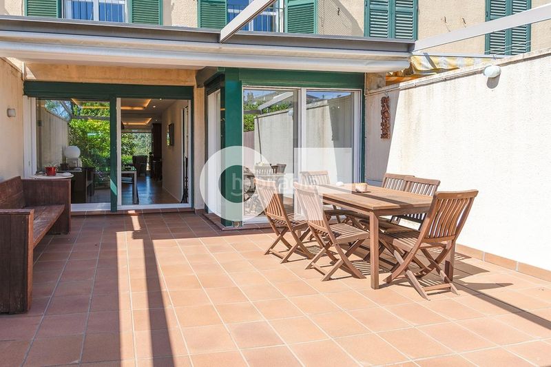 Foto daf7b90a-74aa-40b0-8969-e5518e8719ba. Casa adossada amb aparcament a Centre Sant Just Desvern