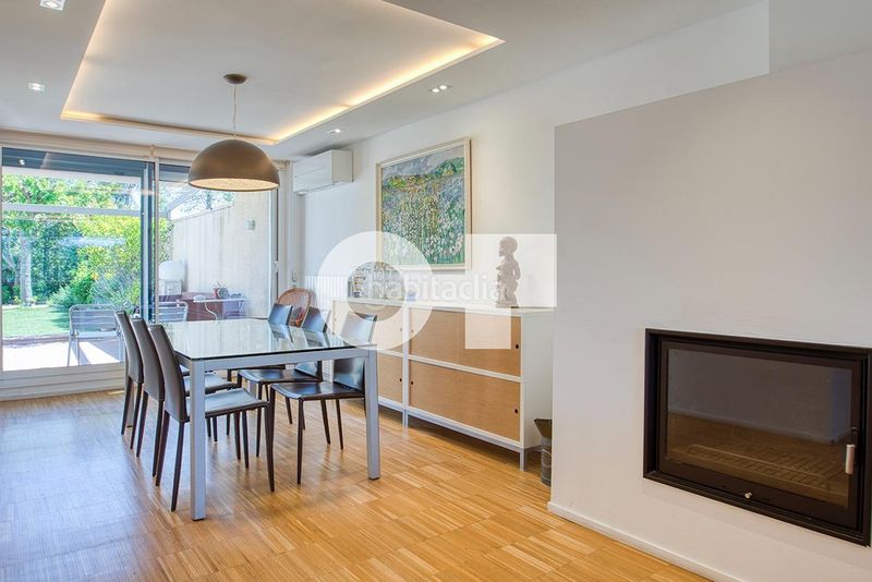 Foto e0528073-71c1-4d4d-9795-aac3d9f63c25. Casa adossada amb aparcament a Centre Sant Just Desvern