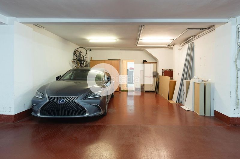 Foto e443ee8b-c71d-4c17-bd0d-0d9ca4734f24. Casa adossada amb aparcament a Centre Sant Just Desvern