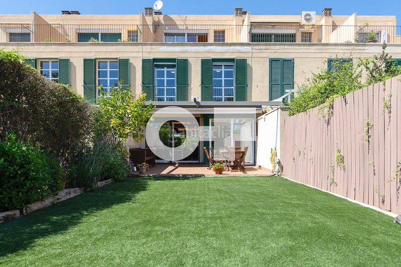 Foto fb22644e-503b-4ef1-bb37-dab0a3b28e96. Casa adossada amb aparcament a Centre Sant Just Desvern