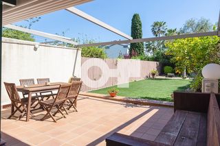 Maison jumelée  Avenida avinguda pau casals. Casa adosada  jardín más de 150m2  orientación mar  reformada en